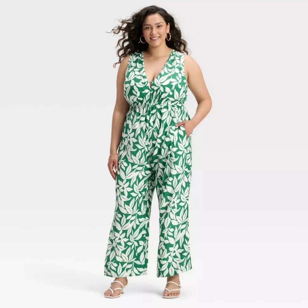 NWT Green Print Sleeveless Jumpsuit Size 4X - Picture 3 of 3